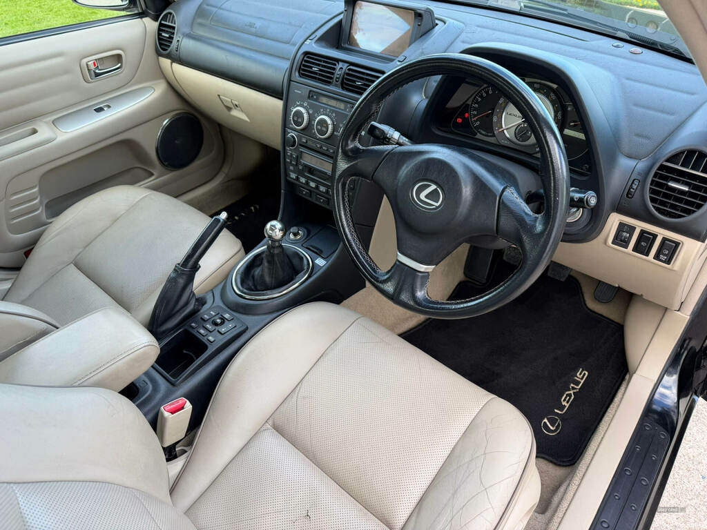Lexus IS 250 4dr Grey #14