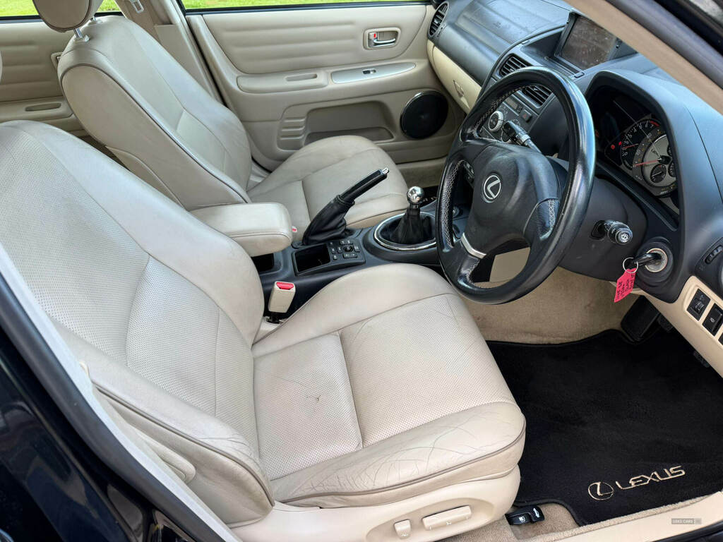 Lexus IS 250 4dr Grey #13