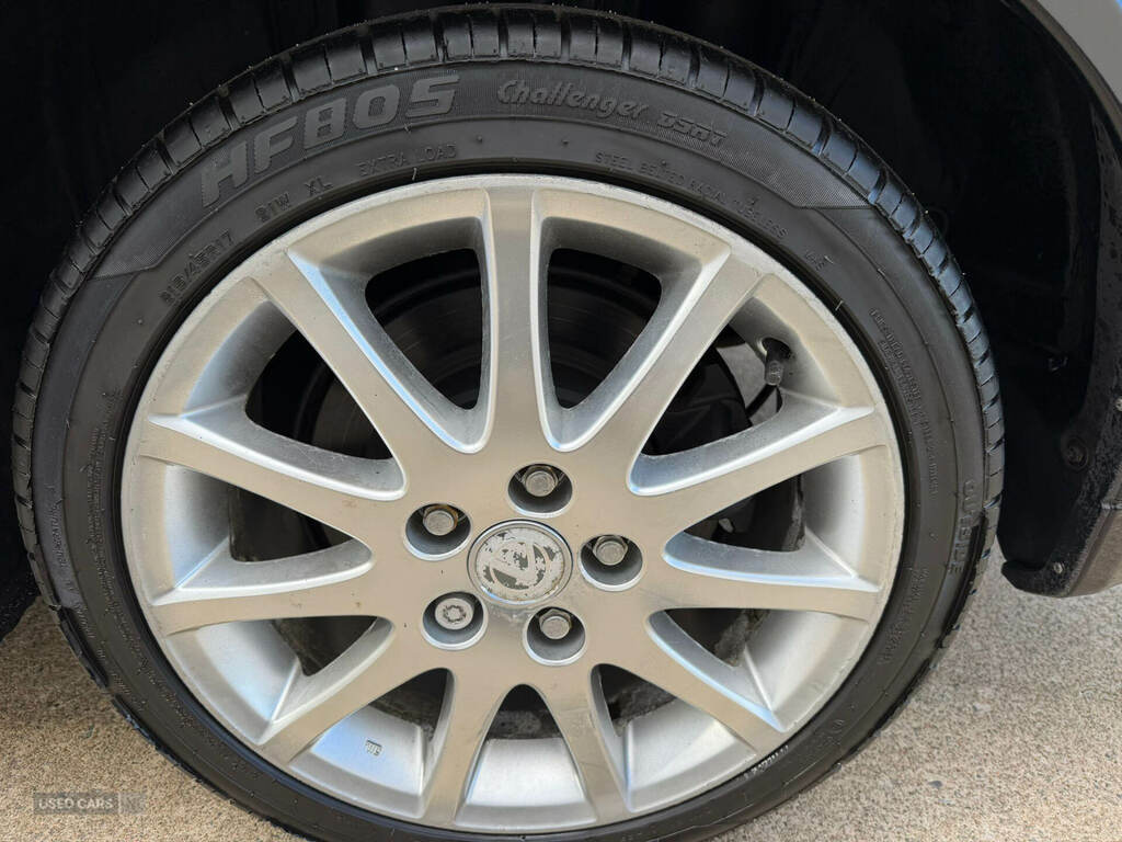 Lexus IS 250 4dr Grey #25