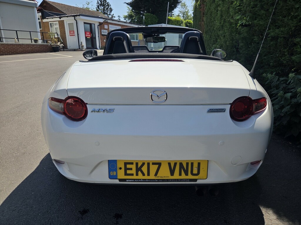 Mazda MX-5 Convertible 2.0 Skyactiv-g Sport Nav 2017 White #6