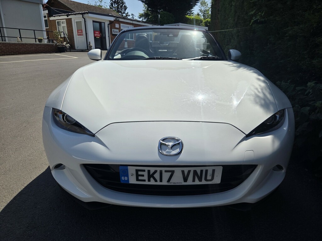 Mazda MX-5 Convertible 2.0 Skyactiv-g Sport Nav 2017 White #3
