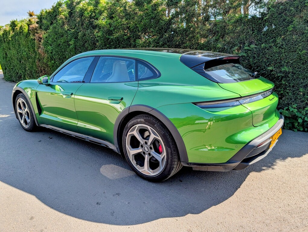 Porsche Taycan Estate Performance Plus 93.4Kwh 4S 2022 LN22XAU Green #5