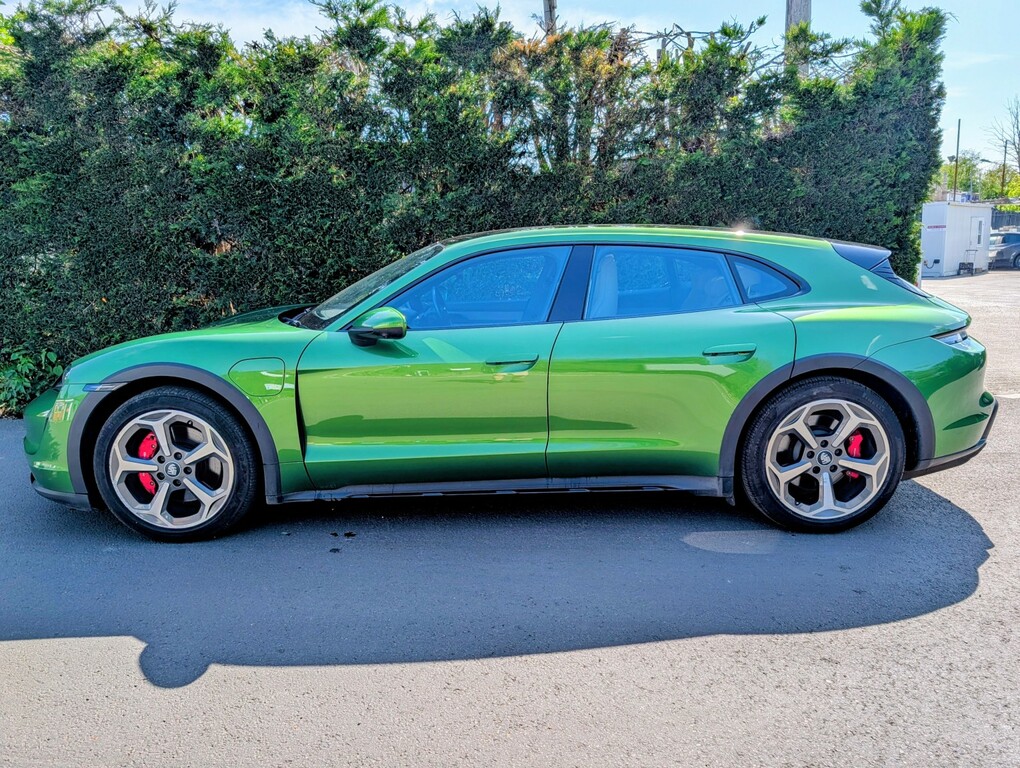 Porsche Taycan Estate Performance Plus 93.4Kwh 4S 2022 LN22XAU Green #4