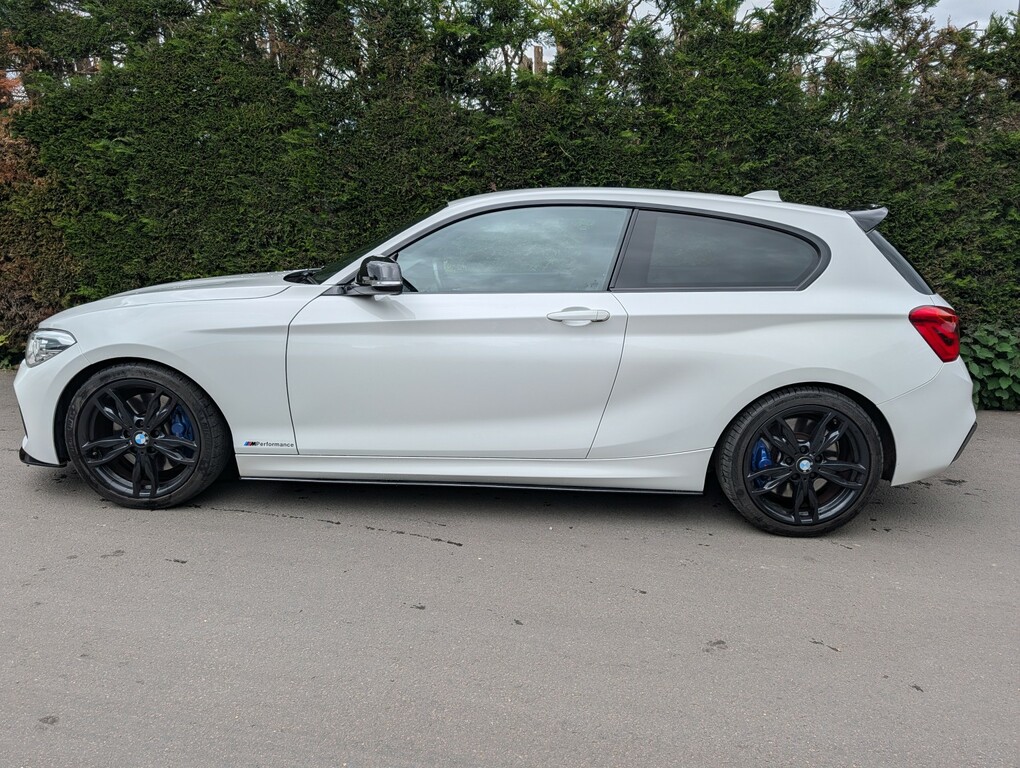 BMW 1 Series Hatchback 3.0 M135i 3-Door Sports 2015 White #2