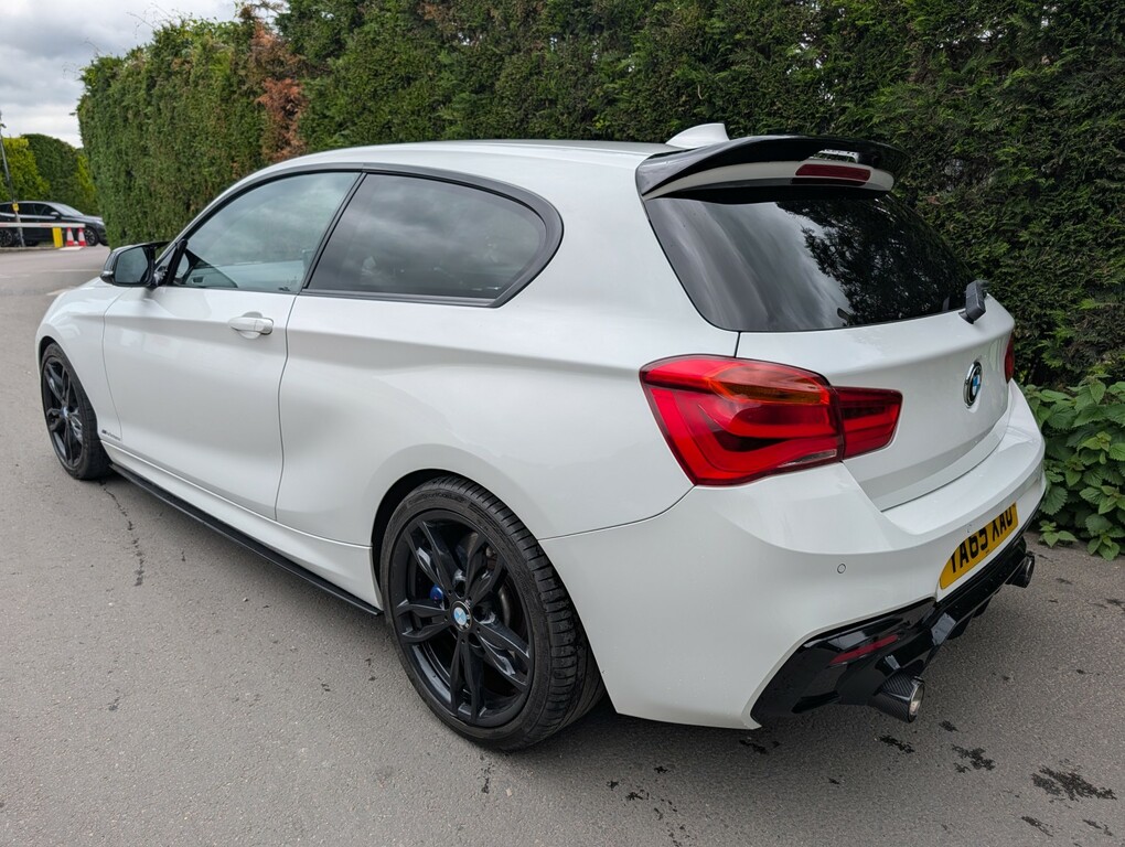 BMW 1 Series Hatchback 3.0 M135i 3-Door Sports 2015 White #3