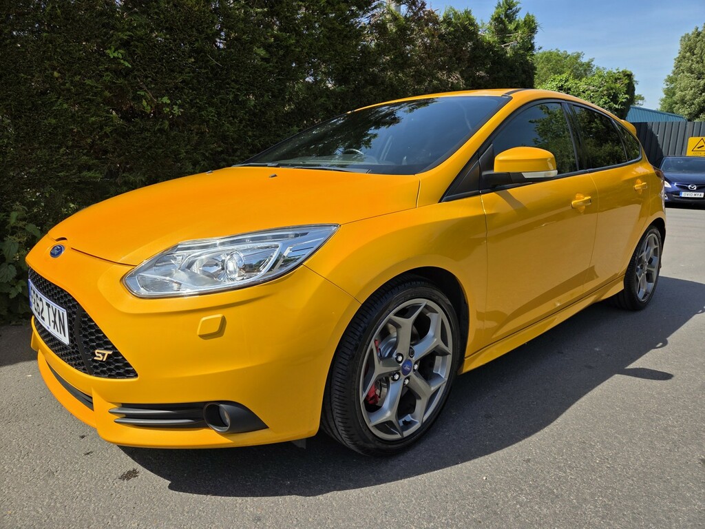 Ford Focus Hatchback 2.0 T Ecoboost St-3 2012 Yellow #4
