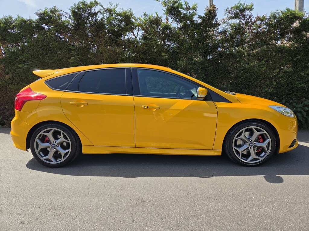 Ford Focus Hatchback 2.0 T Ecoboost St-3 2012 Yellow