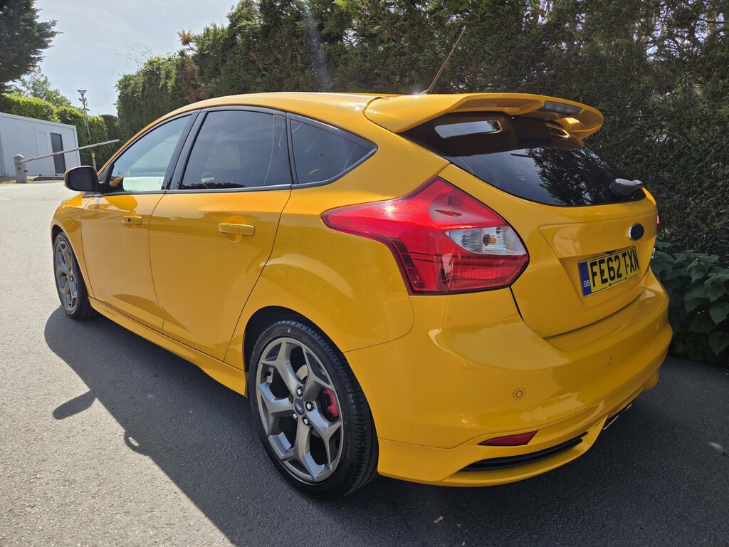 Ford Focus Hatchback 2.0 T Ecoboost St-3 2012 Yellow #5