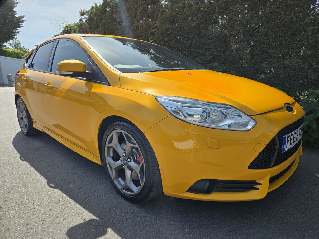 Ford Focus Hatchback 2.0 T Ecoboost St-3 2012 Yellow #2
