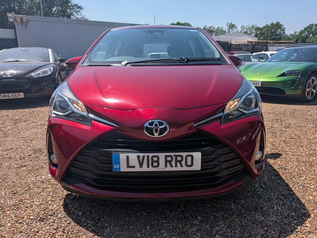 Toyota Yaris Hatchback 1.5 Vvt-i Icon Tech 2018 Red #5