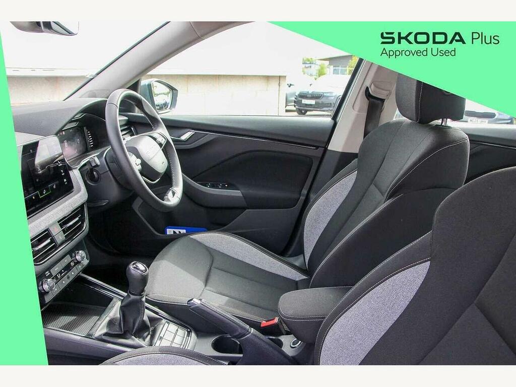 Skoda Kamiq 2025 1.0 Tsi 95 Se Edition GD25PXN Grey #2