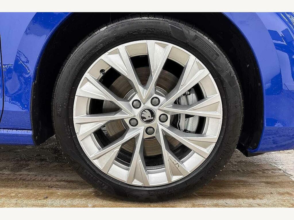 Skoda Superb 2025 2.0 Tdi 193 Se L 4X4 Dsg Blue #5