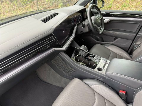 Volkswagen Touareg 3.0 Touareg V6 AJ19WVA Blue #2