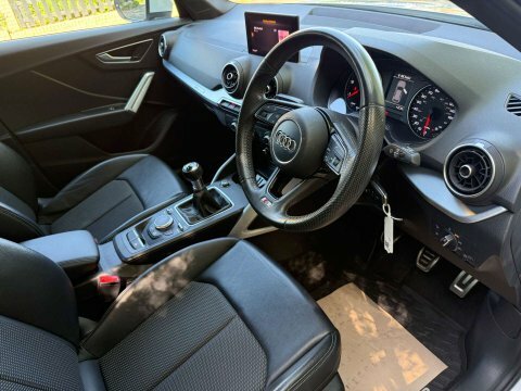 Audi Q2 1.6 Q2 S PJ17XVL White #5