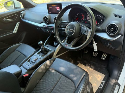 Audi Q2 1.6 Q2 S PJ17XVL White #4