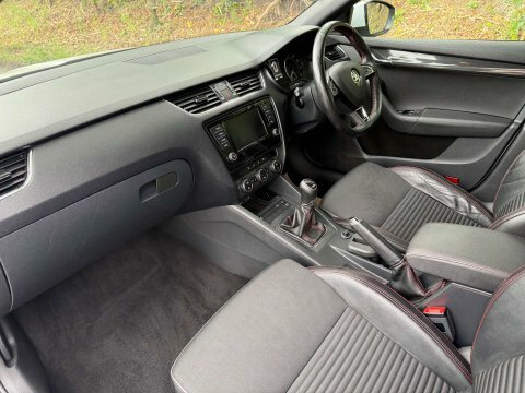 Skoda Octavia 2.0 Octavia Vrs SF66ZYX White #2