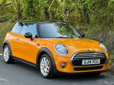 Mini Hatch 1.5 Cooper GJ14YCU Orange #3