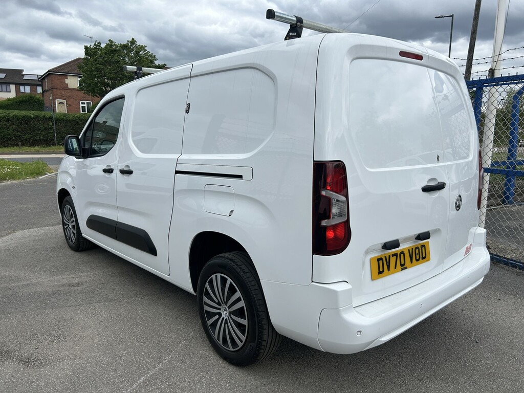 Vauxhall Combo Panel Van 1.5 Turbo D 2300 Sportive L2 H1 Lwb 202 DV70VOD White #3