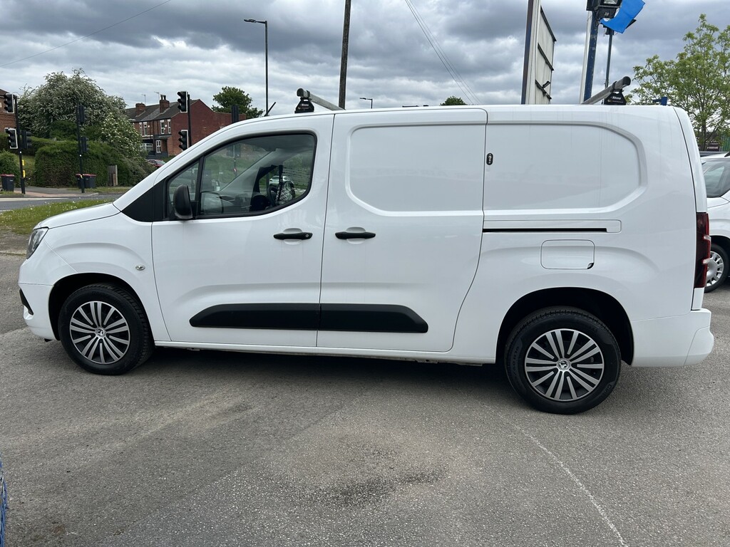 Vauxhall Combo Panel Van 1.5 Turbo D 2300 Sportive L2 H1 Lwb 202 DV70VOD White #6