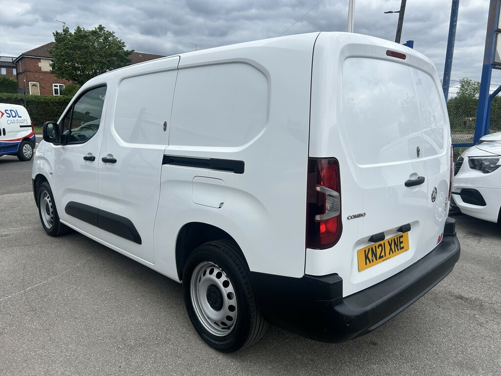 Vauxhall Combo Panel Van 1.5 Turbo D 2300 Dynamic 2021 KN21XNE White #3