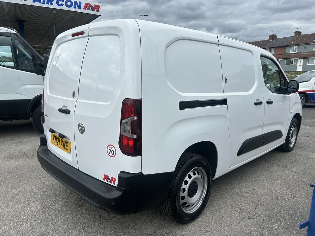 Vauxhall Combo Panel Van 1.5 Turbo D 2300 Dynamic 2021 KN21XNE White #4