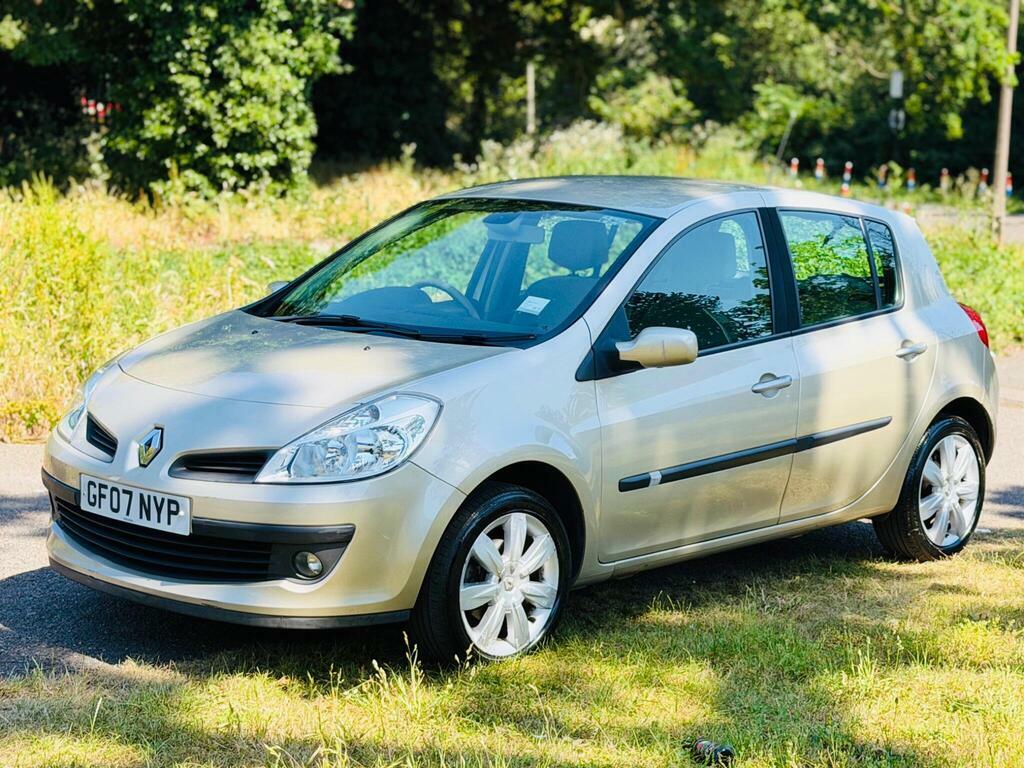 Renault Clio 1.6 Vvt Privilege GF07NYP Gold #4