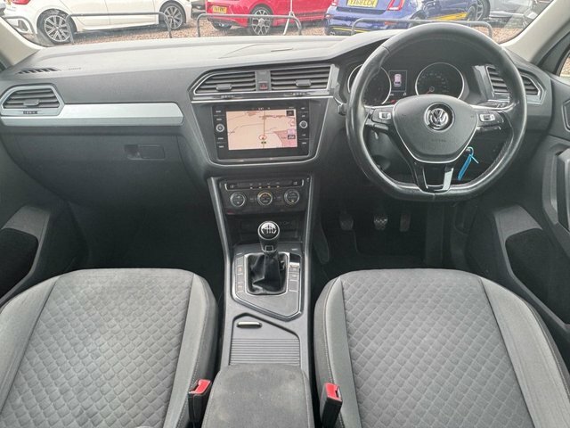 Volkswagen Tiguan 2018 2.0 Tdi Se Navigation Suv LO18PPY White #3