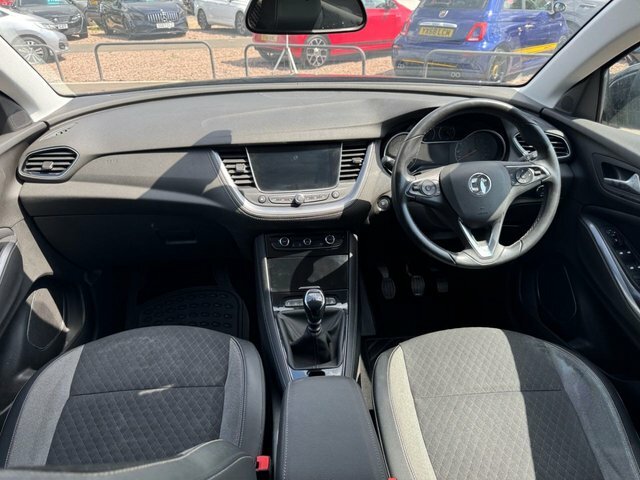 Vauxhall Grandland X 2019 1.5 Turbo D Blueinjection Sport Nav Suv D FH68OUV Black #3