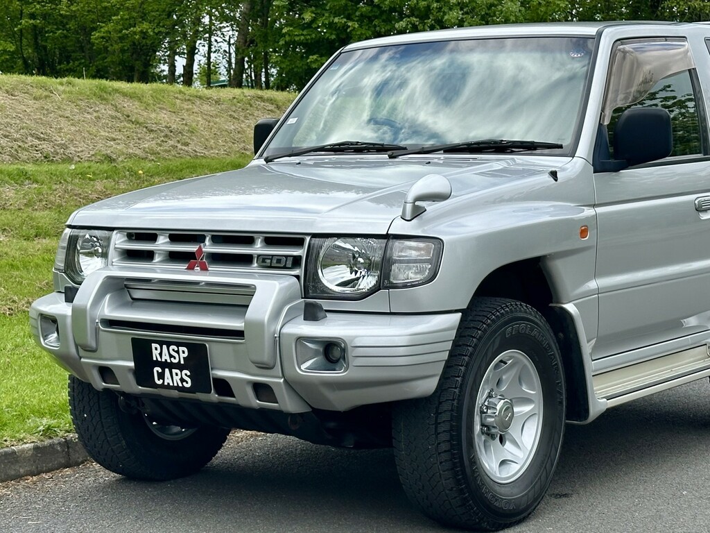 Mitsubishi Shogun U481 Grey #17