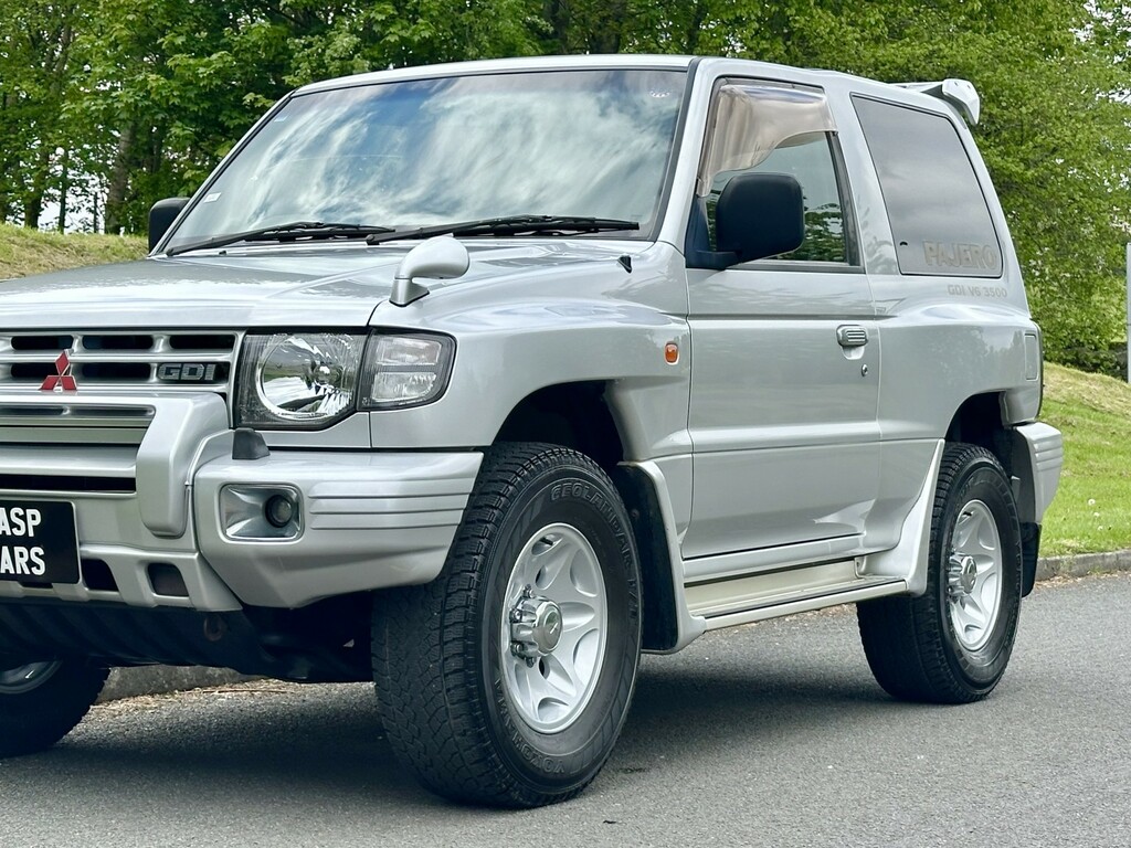 Mitsubishi Shogun U481 Grey #18