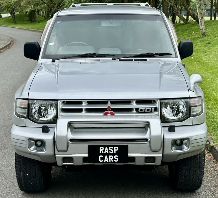 Mitsubishi Shogun U481 Grey #14