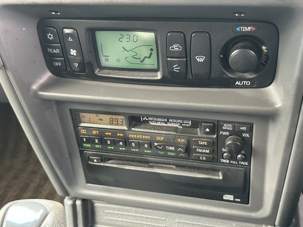 Mitsubishi Shogun U481 Grey #34