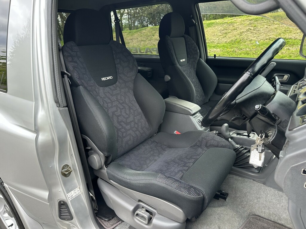 Mitsubishi Shogun U481 Grey #28
