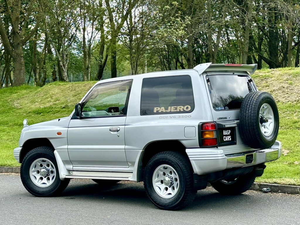 Mitsubishi Shogun U481 Grey #24