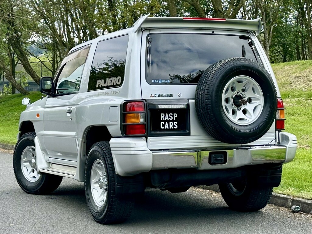 Mitsubishi Shogun U481 Grey #25