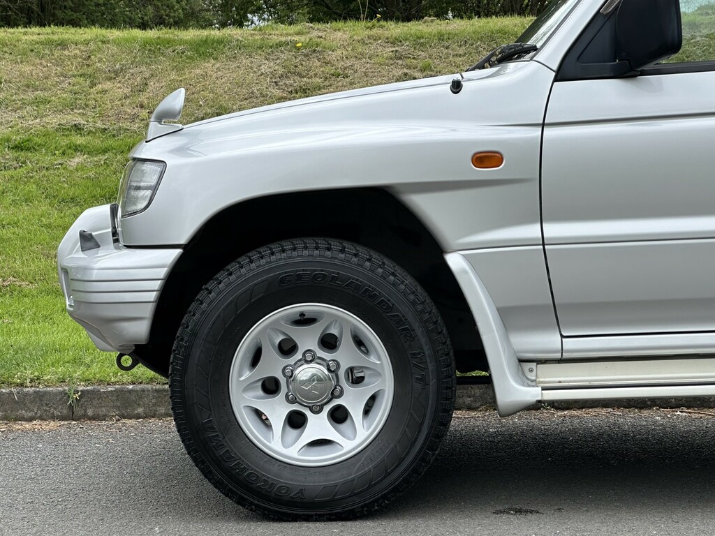 Mitsubishi Shogun U481 Grey #20