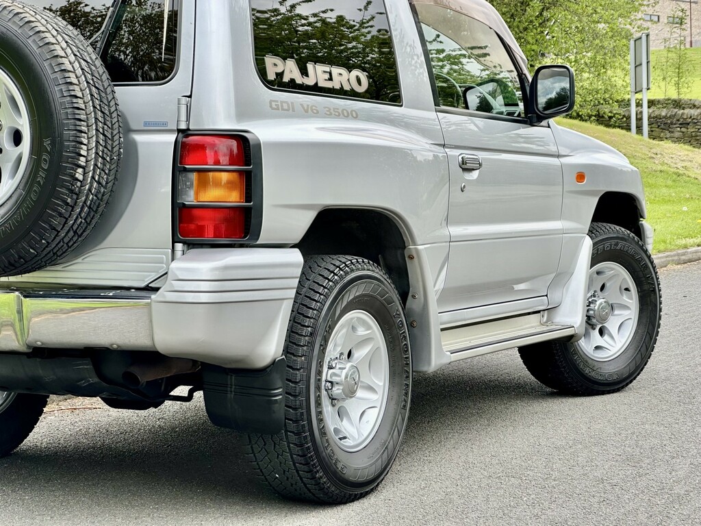Mitsubishi Shogun U481 Grey #10