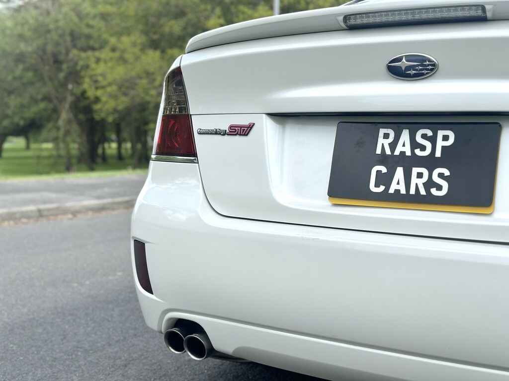 Subaru Legacy 2.0Gt Dit Eyesight Touring Wagon White #61