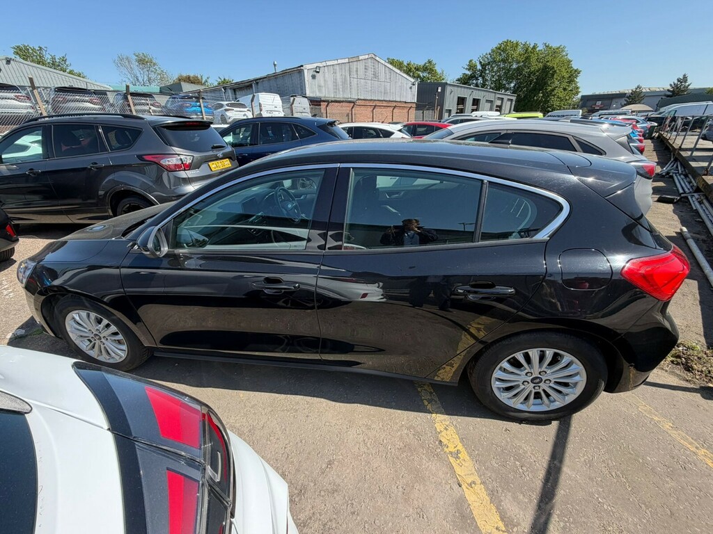 Ford Focus Focus 1.0 Titanium Hatchback EN68GWJ Black #5
