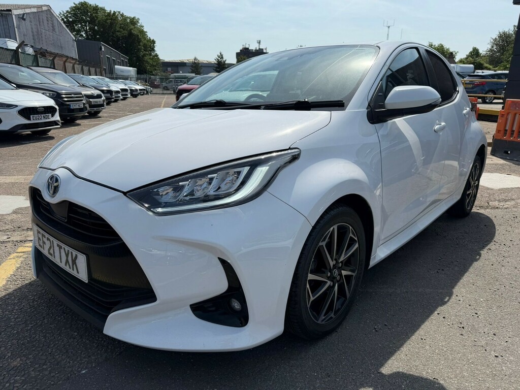 Toyota Yaris Yaris 1.5 Design Hyb Cvt Hatchback EF21TXK White #3