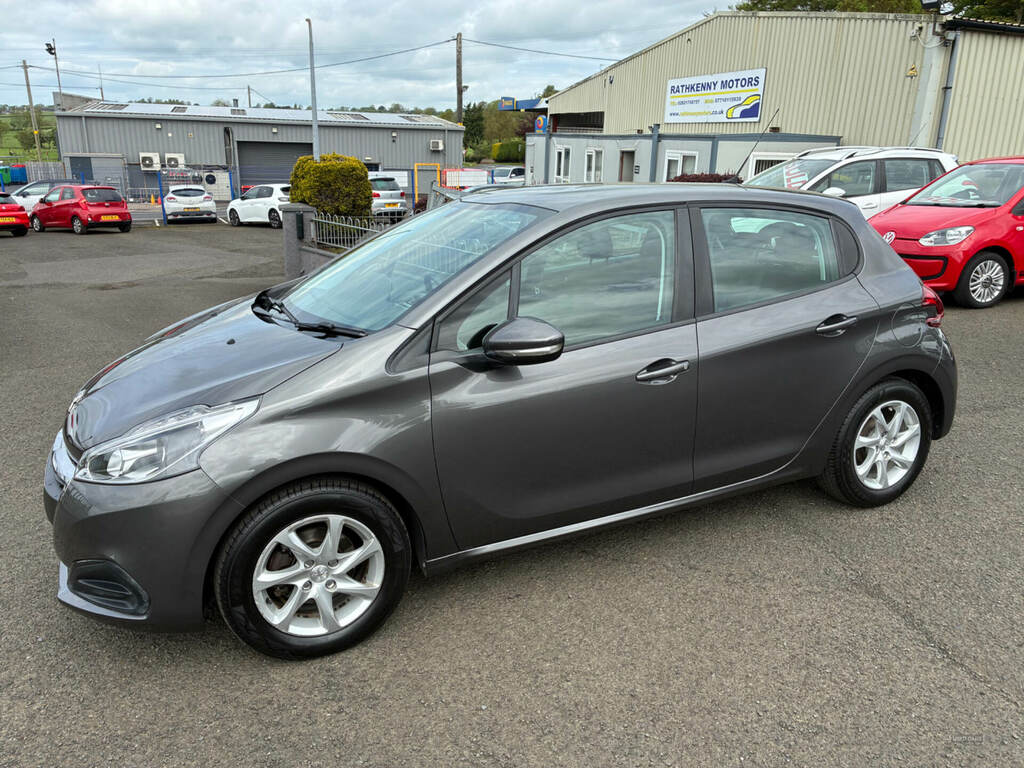 Peugeot 208 1.2 Puretech Active Grey