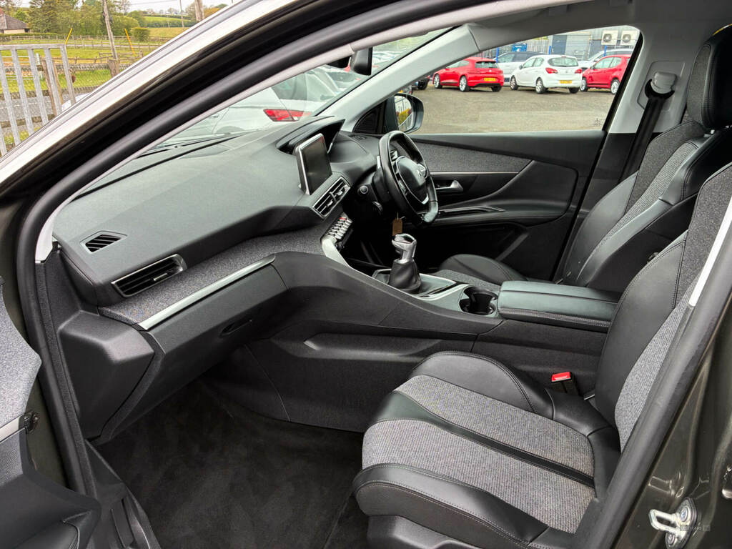 Peugeot 3008 1.5 Bluehdi Allure OY19JMV Grey #3