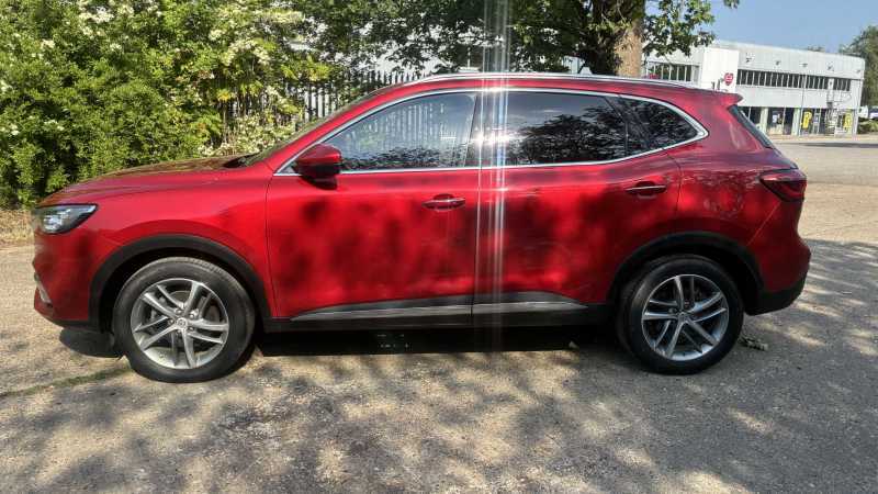 MG HS Exclusive - 2022 22 Red #5