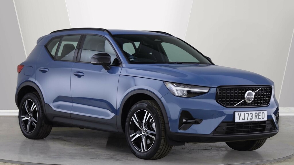 Volvo XC40 B4 P Plus Dark Rear Camera, Heated Seats, Apple