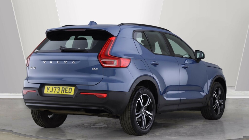 Volvo XC40 B4 P Plus Dark Rear Camera, Heated Seats, Apple YJ73REO #2