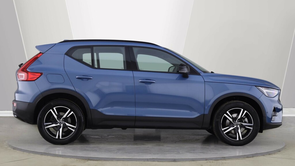Volvo XC40 B4 P Plus Dark Rear Camera, Heated Seats, Apple YJ73REO #3