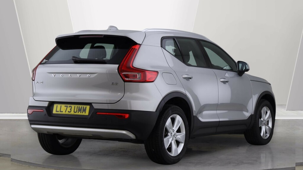 Volvo XC40 B3 P Core Heated Seats, Apple Carplay, Park Ass LL73UMM #2