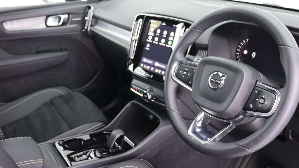 Volvo XC40 B4 P Ultimate Dark Sunroof, Harmankardon Sound CJ72HUU #4