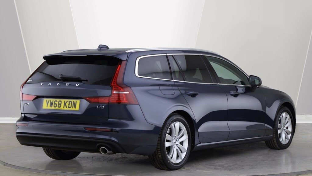 Volvo V60 D3 Momentum Winter Pack, Heated Seats, Tinte YW68KDN  #2