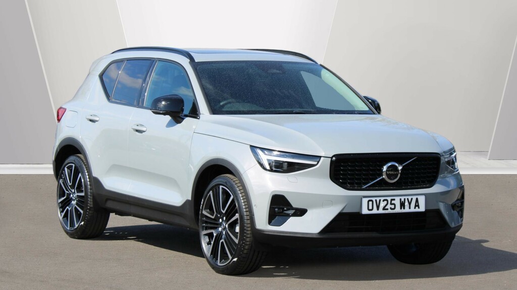 Volvo XC40 B3 P Ultra Dark Sunroof, Harmankardon Sound, 3 